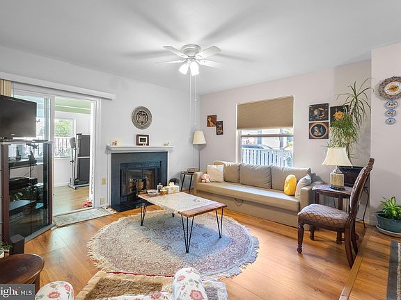 2nd image of 13301 Neerwinder Pl