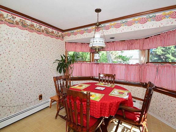 5th image of 119 Primrose Ave