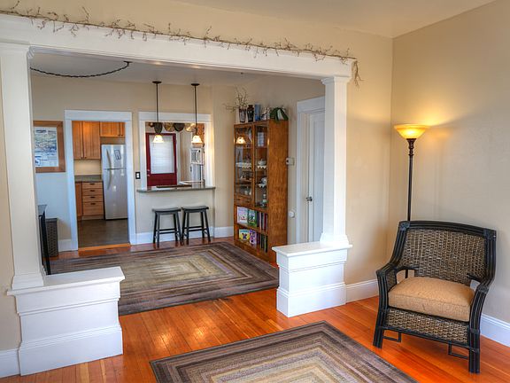 www.LamoureuxRealEstate.com