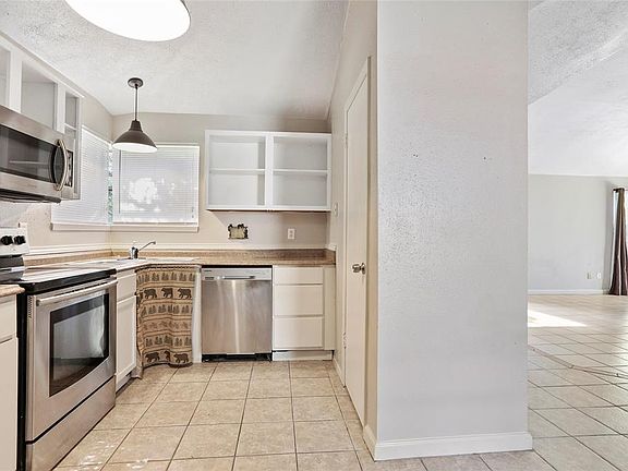 5th image of 6923 Foxport Ln