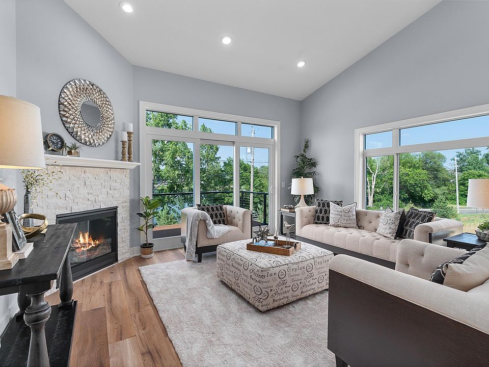 1st image of 233 McCarrons Pl W