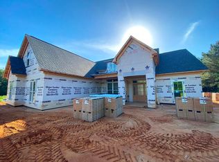 115 Southern Oaks Dr, Mooreville, MS 38857