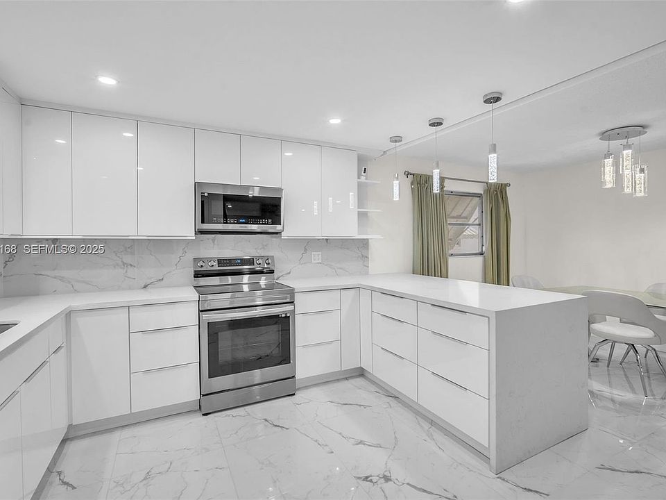 1st image of 500 S Luna Ct APT 7