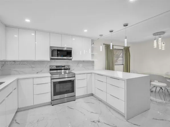 500 S Luna Ct APT 7, Hollywood, FL 33021