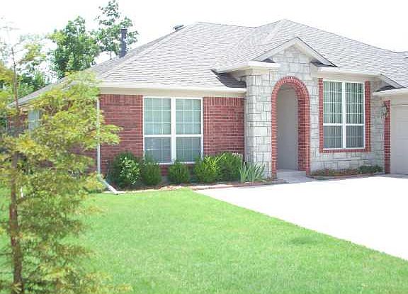 2nd image of 2508 E Arbor Dr