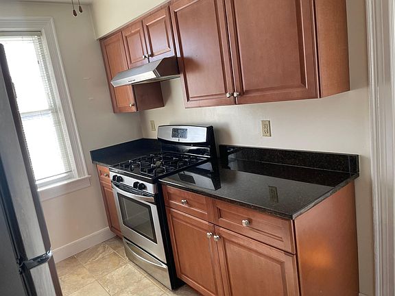 3rd image of 462 Kimball Ave Floor 2