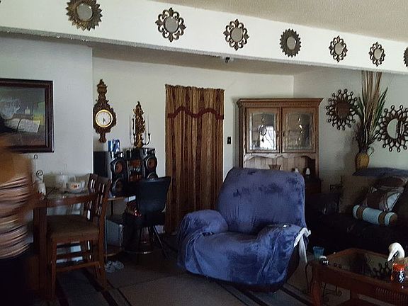 3rd image of 813 Park St