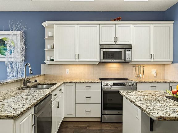 4th image of 500 Russell Rd #1