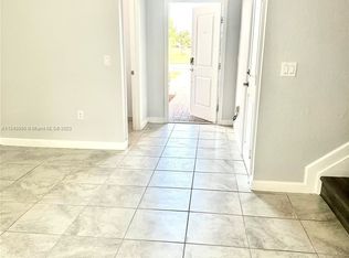 246 NE 208th Ter, Miami, FL 33179