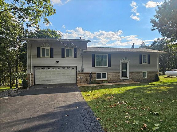 2nd image of 13148 Lakewood Dr