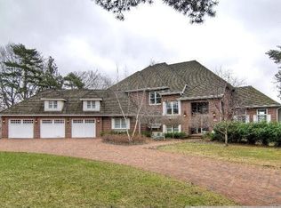 9901 Dellridge Rd, Bloomington, MN 55425