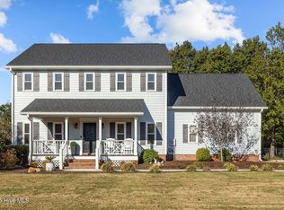 1801 Clubhouse Dr, Morehead City, NC 28557