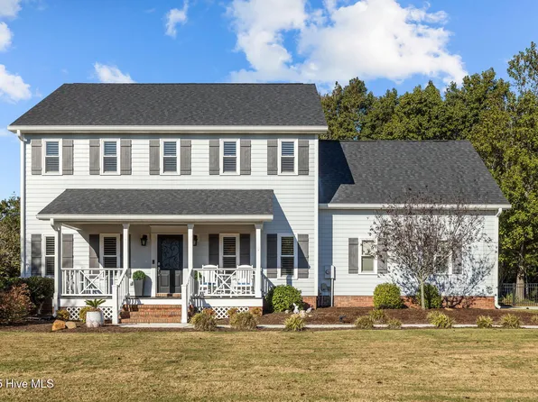 1801 Clubhouse Drive, Morehead City, NC 28557