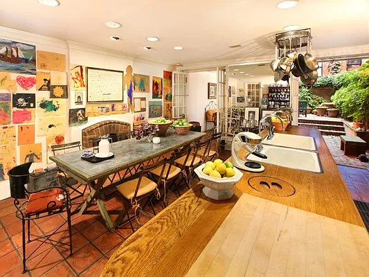Sold by Sotheby's International Realty | media 72
