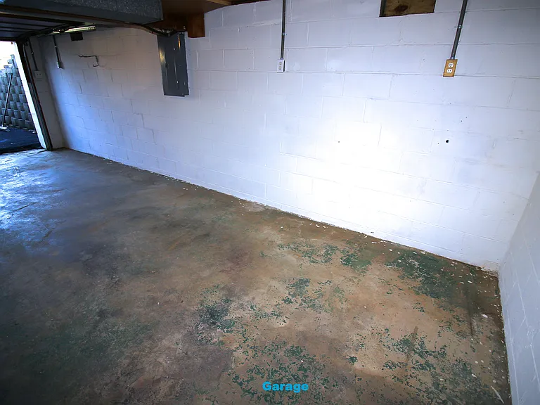 1090 Meridian Ct — Photo 45