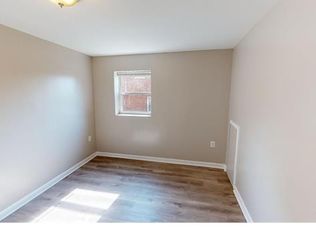 422 Chesapeake St SE #21, Washington, DC 20032