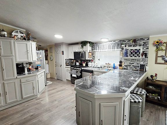 5th image of 4114 Saltgrass Ln