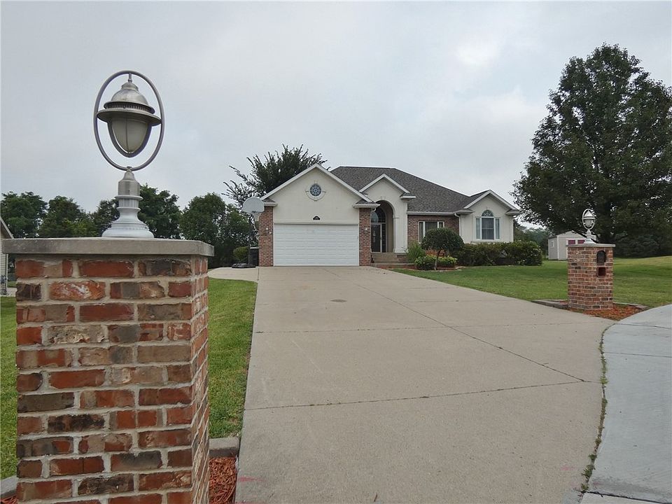 1259 Iowa St, Pella, IA 50219 Zillow