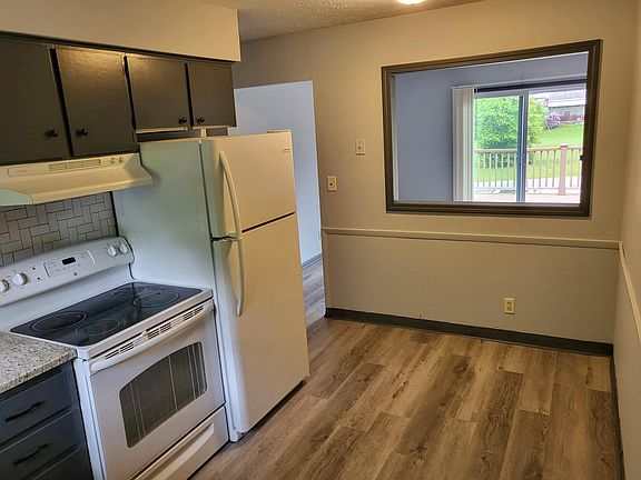 3rd image of 2972 Traymore Dr