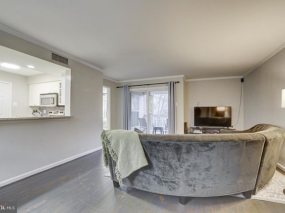 5th image of 1501 Lincoln Way APT 101