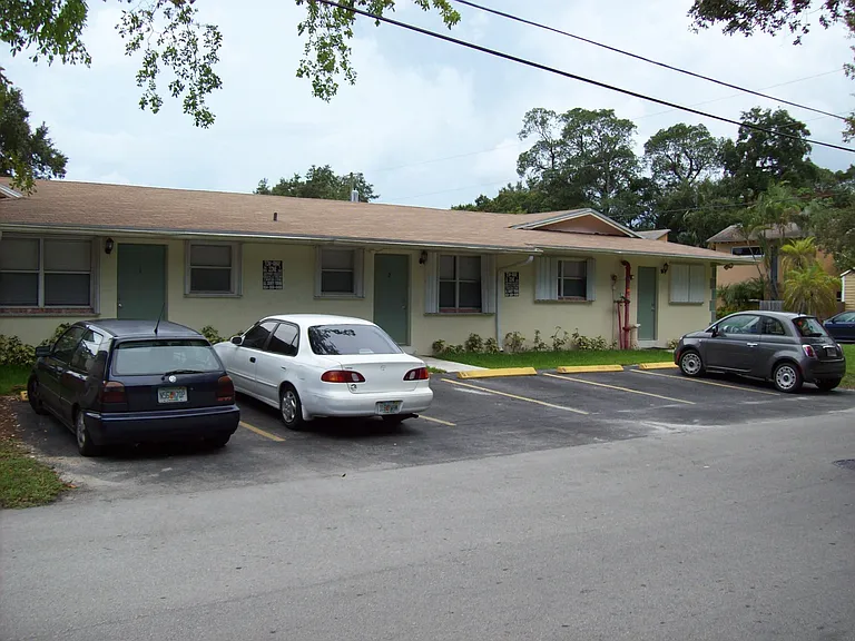 400 SW 8th Ave #8 — Photo 10