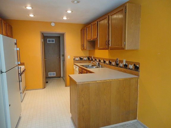 4th image of 1302 3rd St SE #2