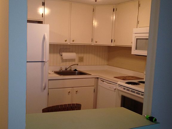 2nd image of 2106 Kanawha Blvd E