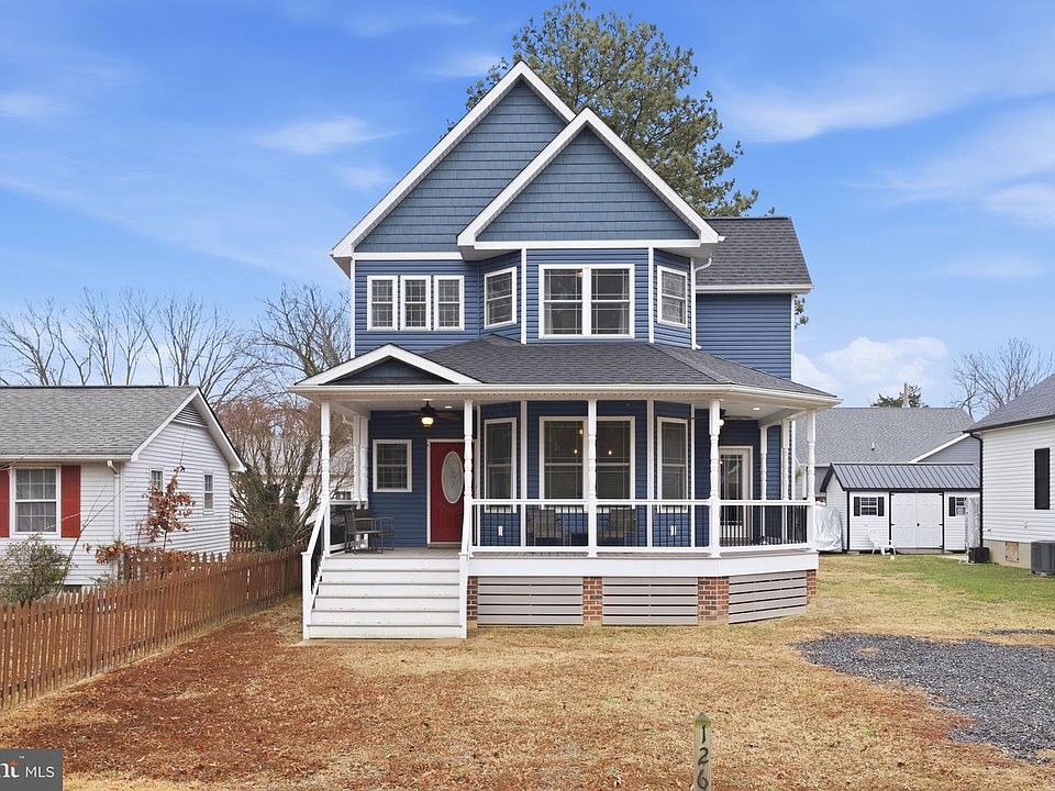1st image of 126 4th St