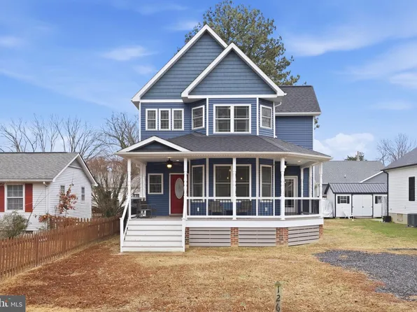 126 4th St, Colonial Beach, VA 22443
