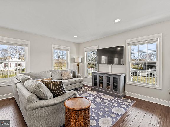 4th image of 624 Tayman Dr