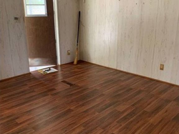 3rd image of 26 Ee St