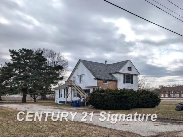 812 Sanderson St, Saint Charles, MI 48655