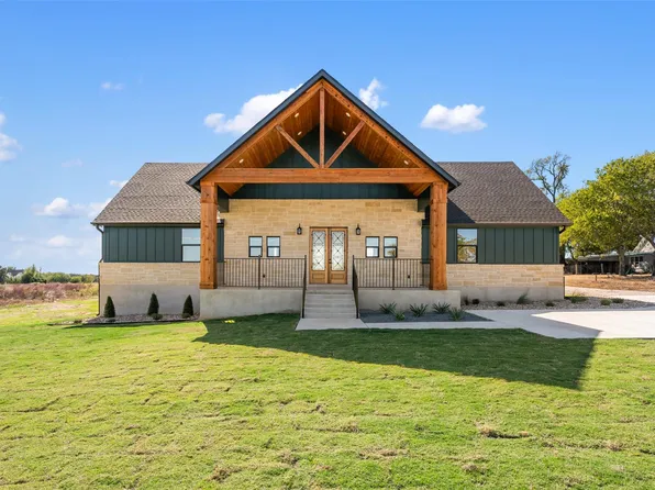 269 Brenham St, McDade, TX 78650