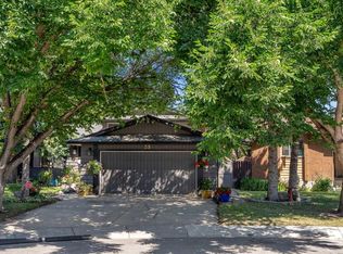 35 SE Rundlemere Pl NE, Calgary, AB T1Y 3K4