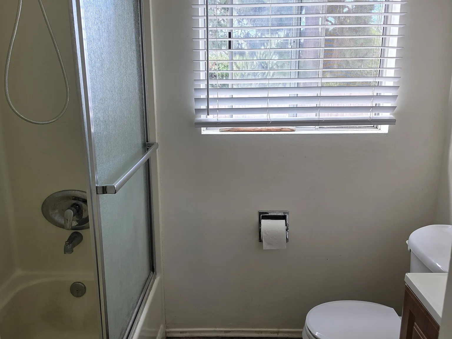 2 bed, 904 sqft, $3,800 — Photo 3