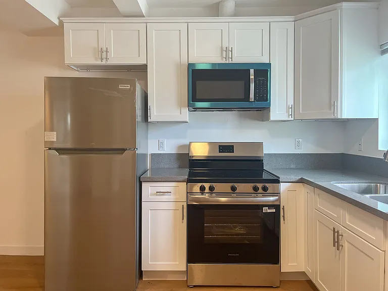 905 Gaviota Ave, Long Beach, CA 90813 — Photo 2