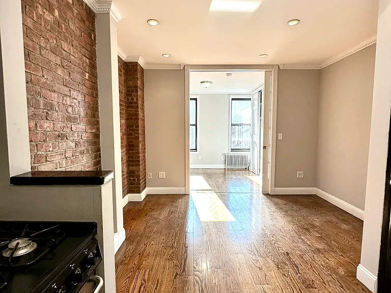697 10th Ave #3FN — Photo 1