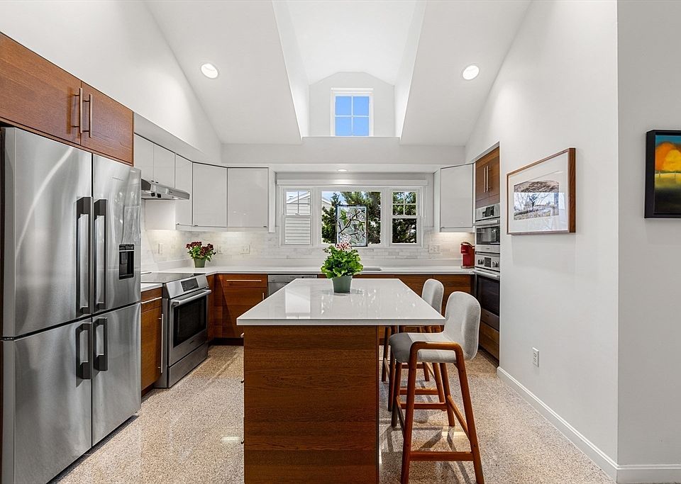 1st image of 11 Ridge St