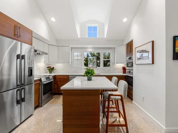 11 Ridge St, Winchester, MA 01890