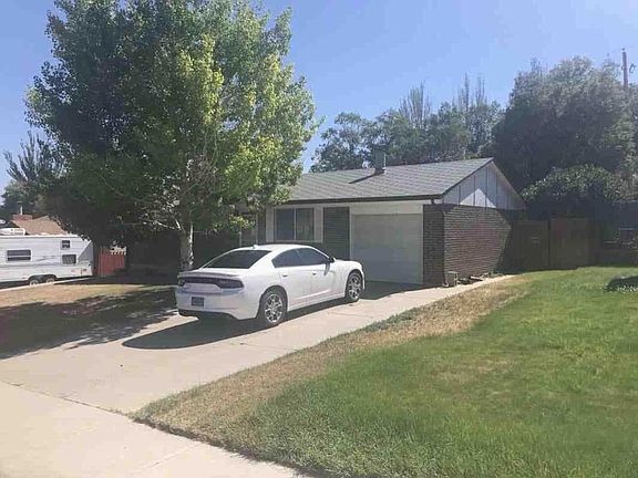 2nd image of 1329 Carbon St