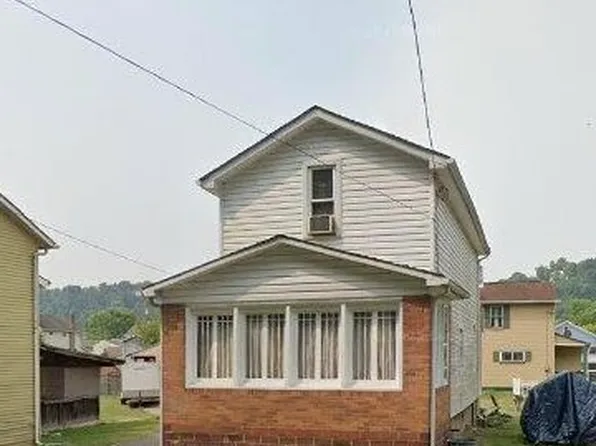 322 9th Ave, New Brighton, PA 15066