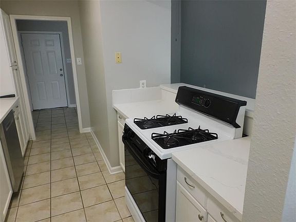 3rd image of 4816 Fairdale St
