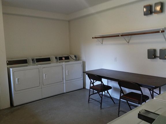 4th image of 1746 Sunflower Ave