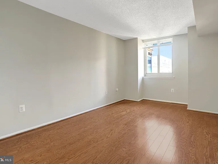 1001 N Vermont St #813 — Photo 9