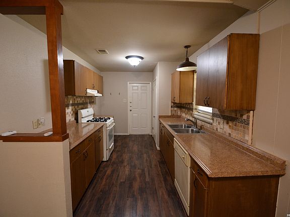4th image of 823 Highgate