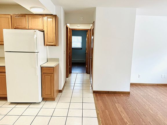 4th image of 700 Whitman St #304