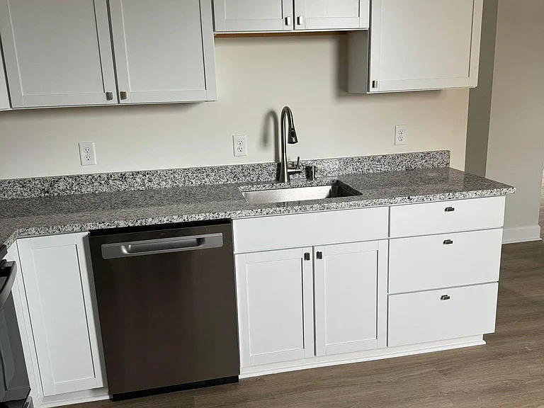 34 W Franklin St #3 — Photo 4