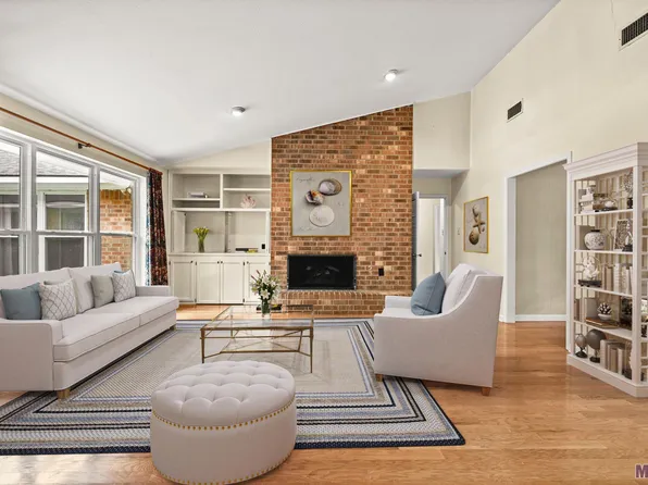 911 Carriage Way, Baton Rouge, LA 70808