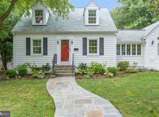 4639 17th St N, Arlington, VA 22207