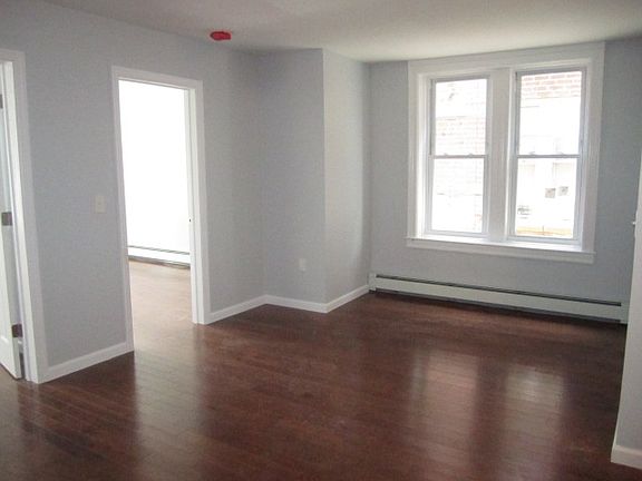 4th image of 246 Clendenny Ave APT 2